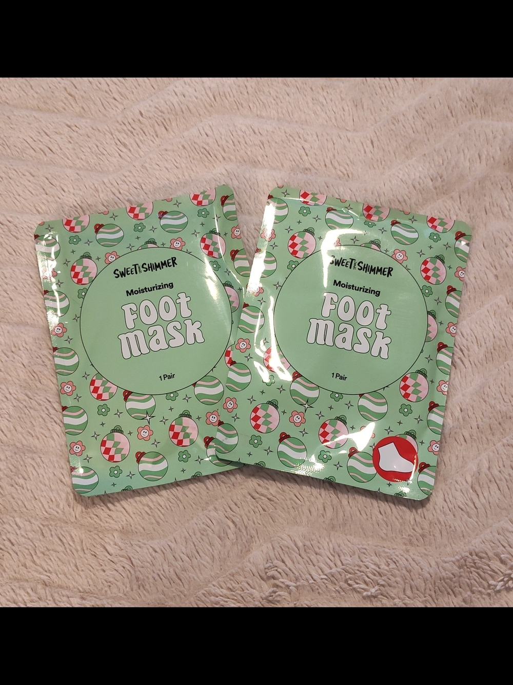 NWT! Sweet & Shimmer Moisturizing Foot Mask - Mint Green (2 Individual Pairs)